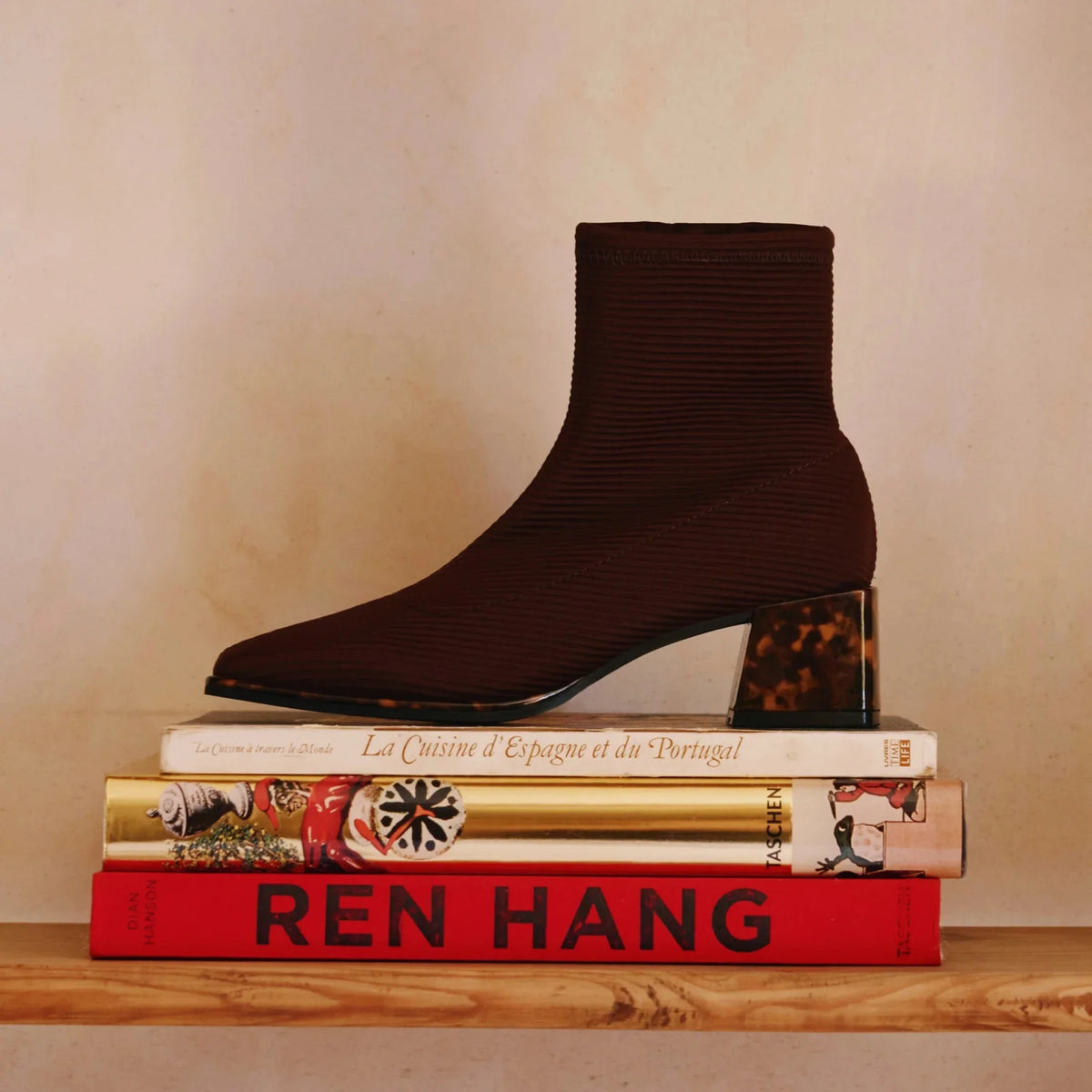 BOTAS & BOTINES