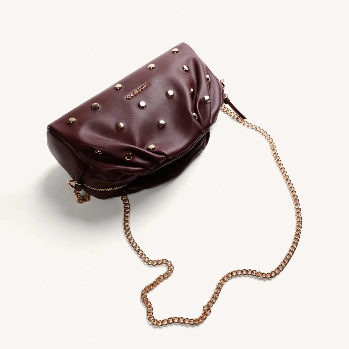 BOLSO BANDOLERA EFECTO ARRUGADO TACHAS