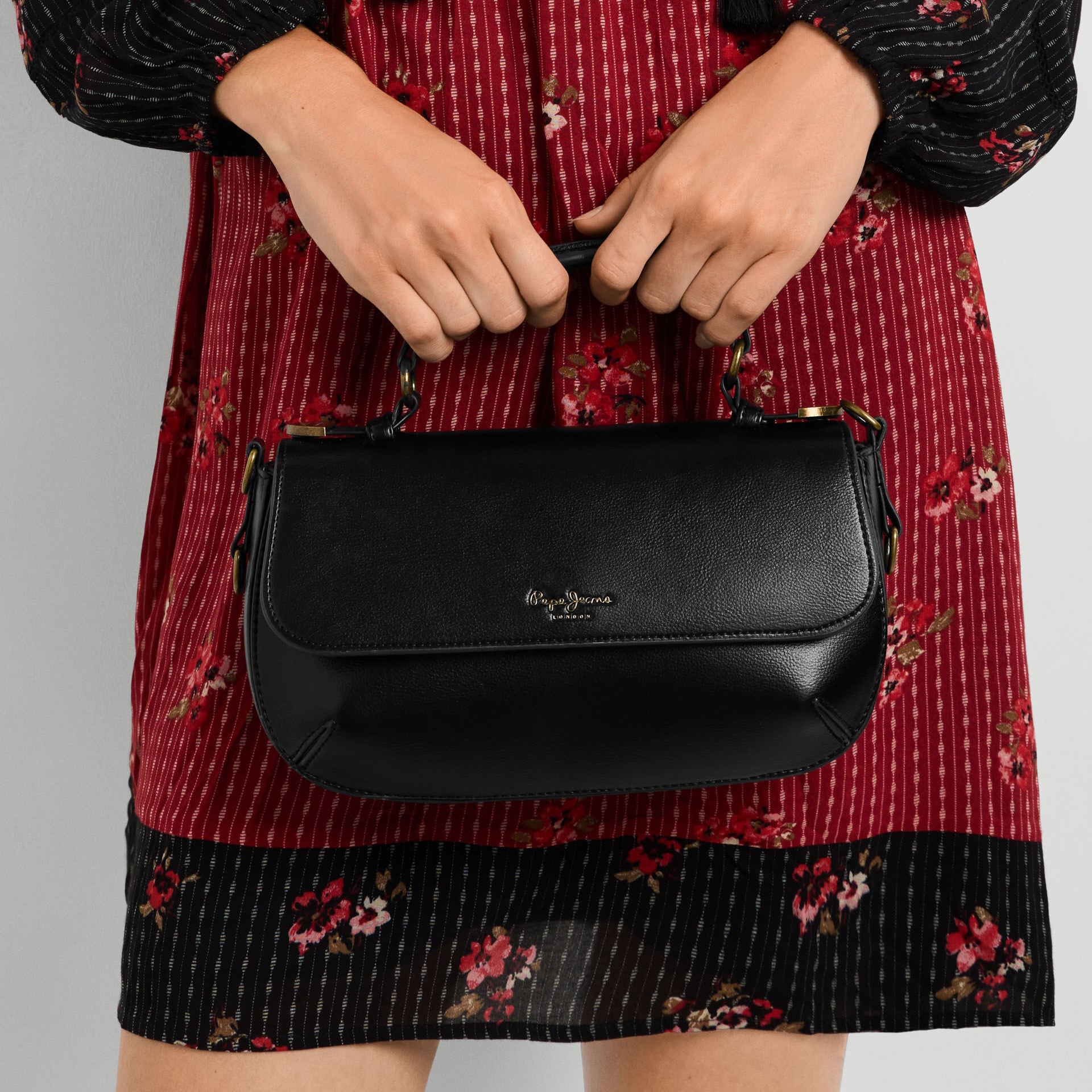BOLSO BANDOLERA CON SOLAPA IDOIA HEXIA