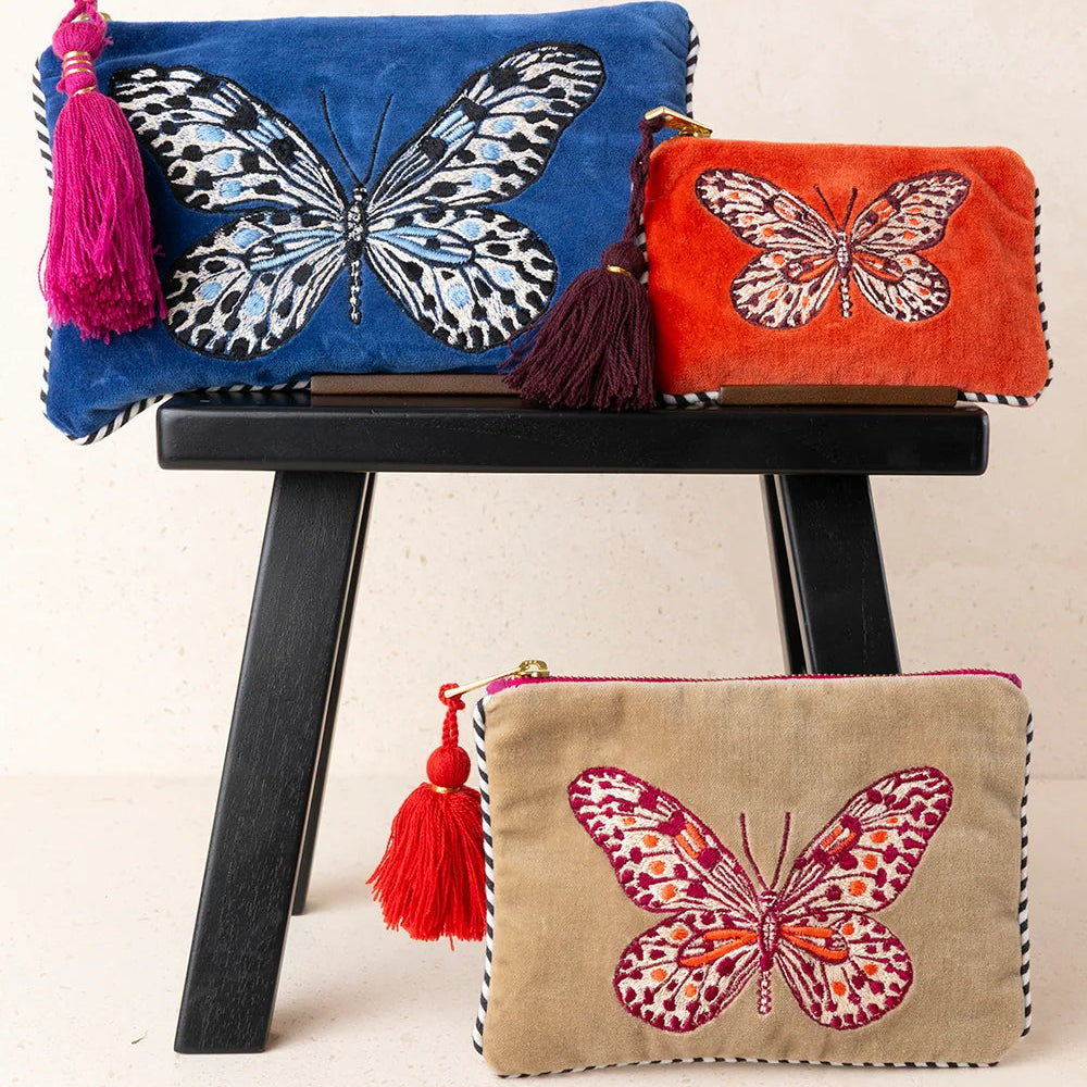 BOLSITA BORDADA MARIPOSA